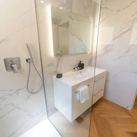 Apartman Elegance Et Standing A Beausoleil, Tres Proche Monaco *